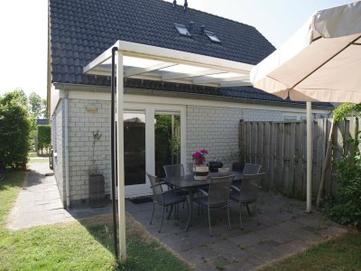Holiday park Ferienhaus in Zeeland mit großem Garten - Outdoor photo 7