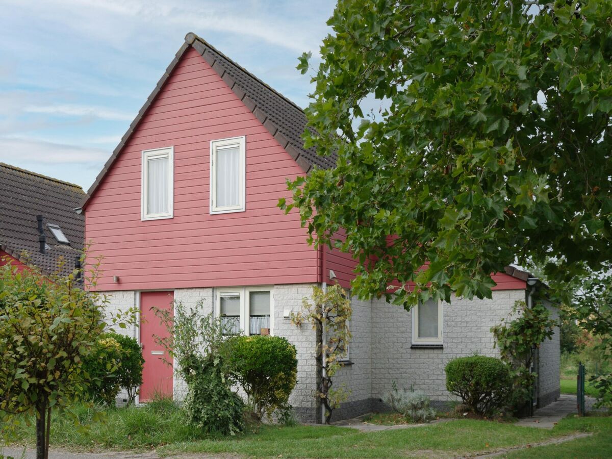 Holiday park Ferienhaus in Wemeldinge am Meer