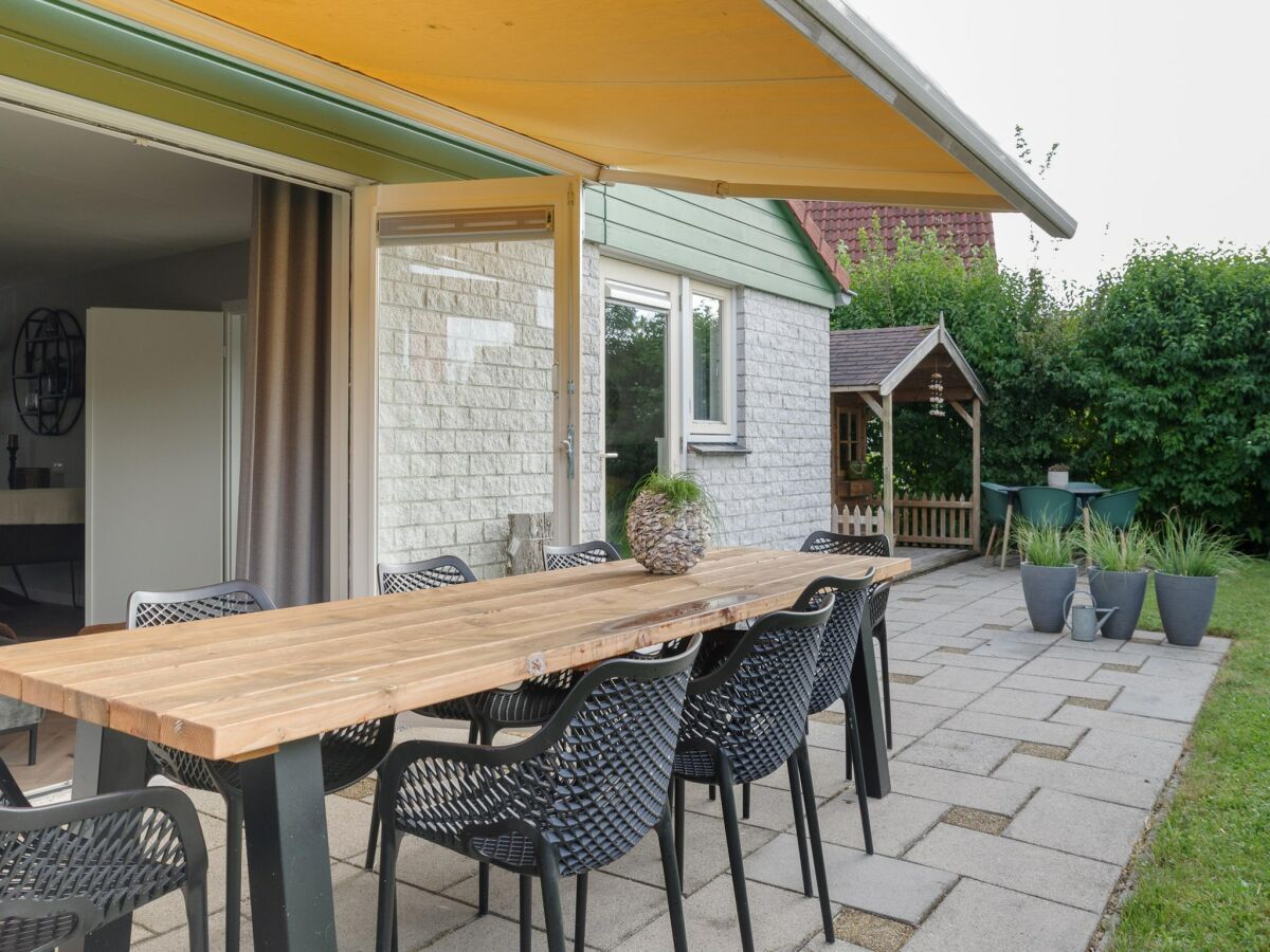 Holiday park Holiday Home in Quiet Park with Garden - Outdoor photo 4