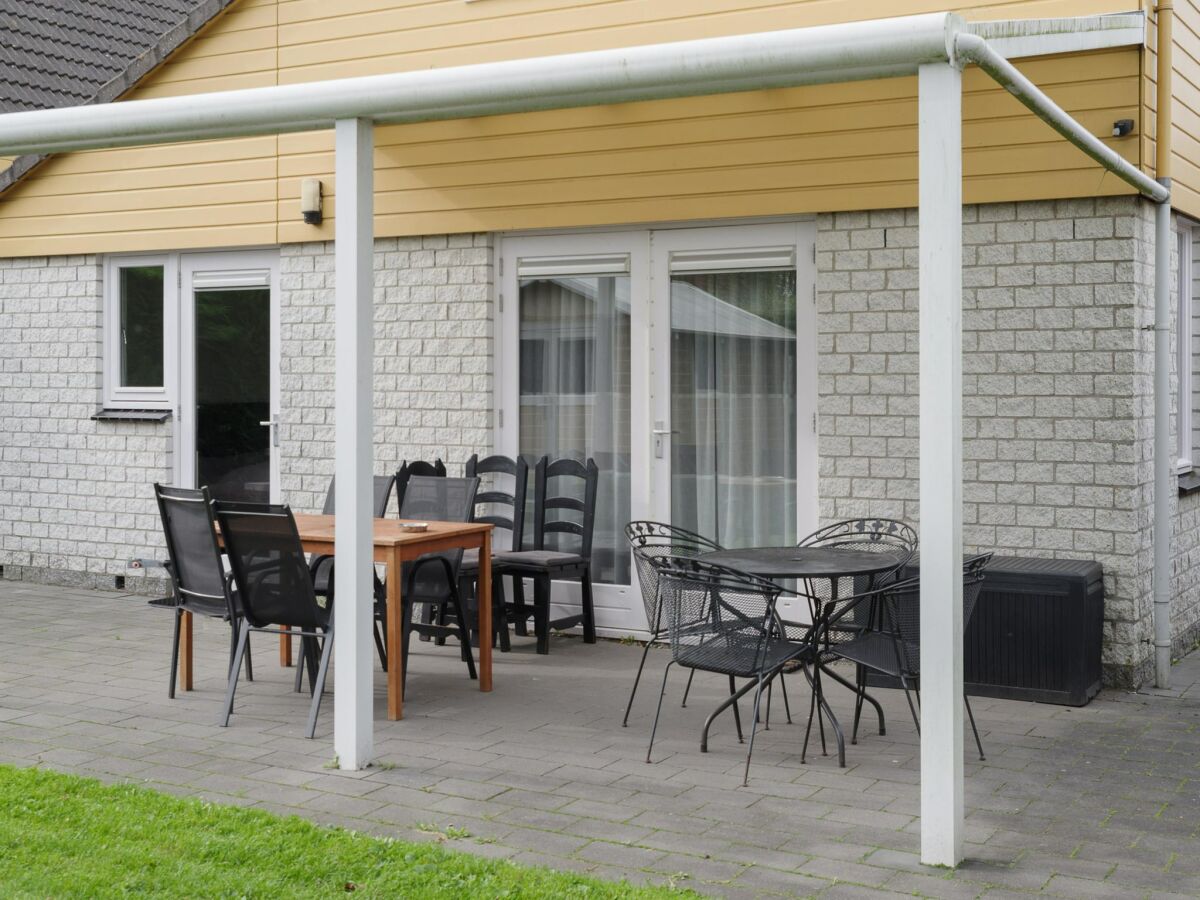 Holiday park Ferienhaus: Blasen, Hüpfen und Entspannen - Outdoor photo 2