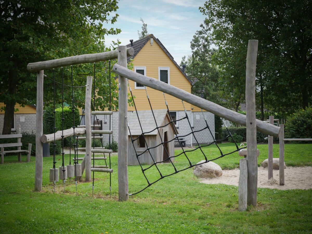 Holiday park Ferienhaus: Blasen, Hüpfen und Entspannen - Outdoor photo 3