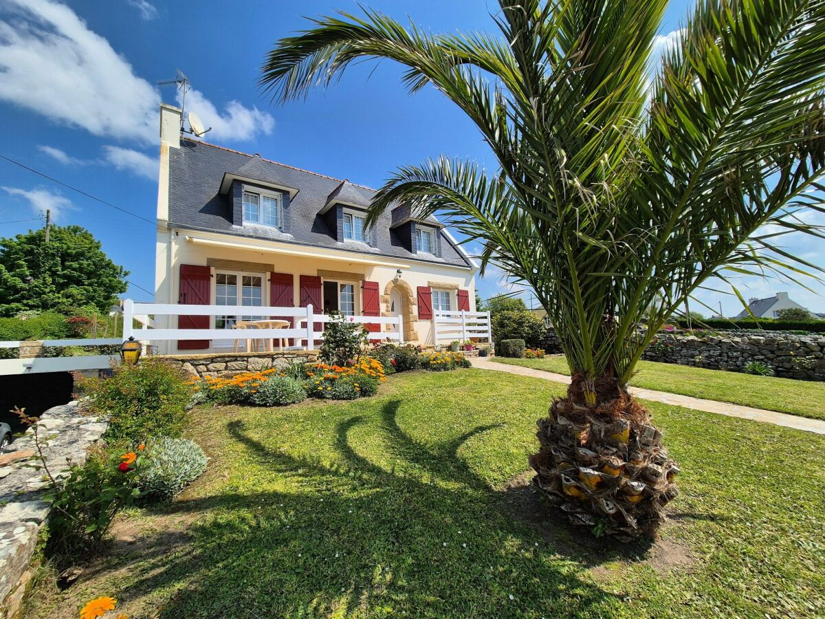 Holiday house Holiday Home in Plouhinec with Sea Views