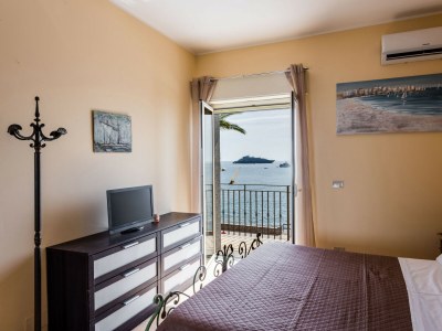 Apartment Naxos Bay view with terrace - Features photo 13