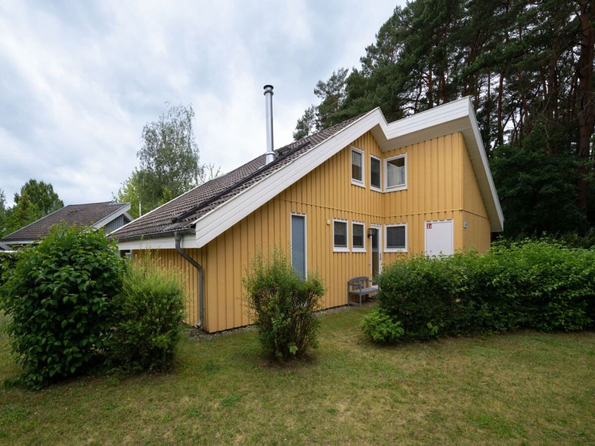 Holiday house Ferienhaus im Ferienpark Mirow - Outdoor photo 2