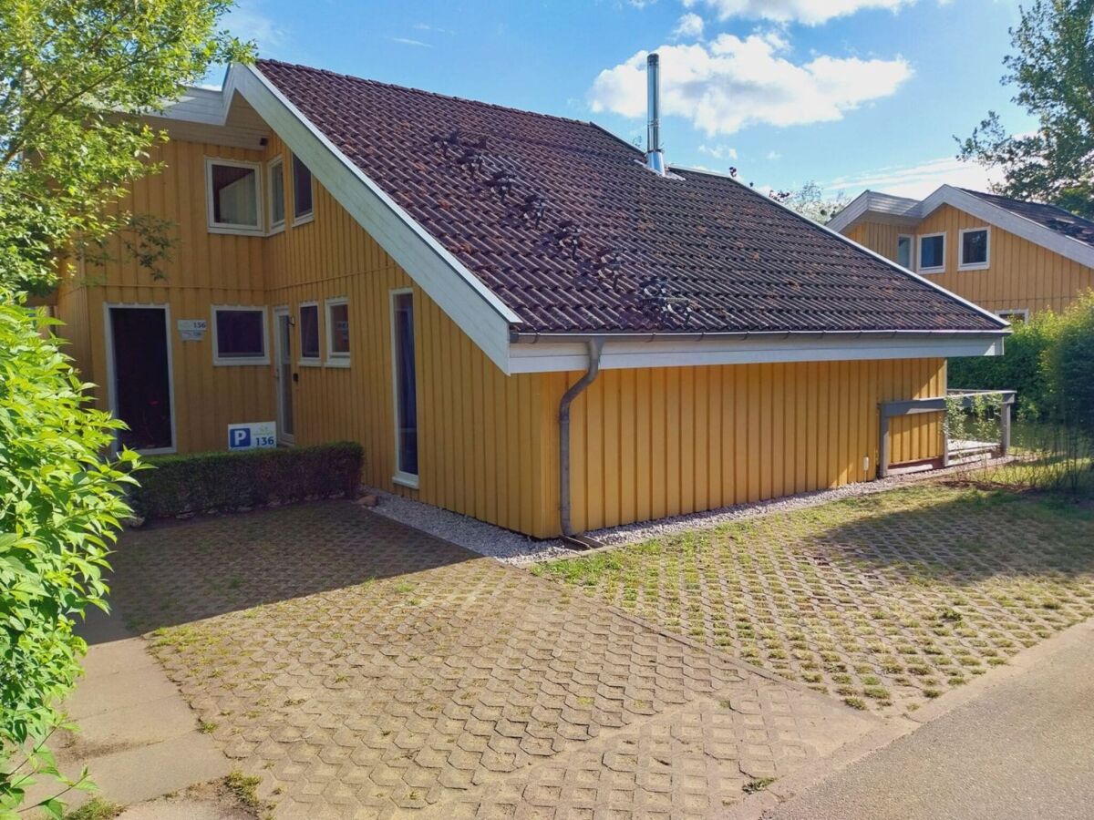 Holiday house Ferienhaus im Ferienpark Mirow - Outdoor photo 2