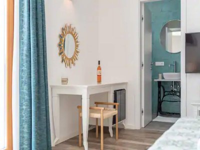 Apartment Mamma mia luxury rooms - Double Room with Sea View (Relaxing beachfront paradise) - 2 - Features photo 5