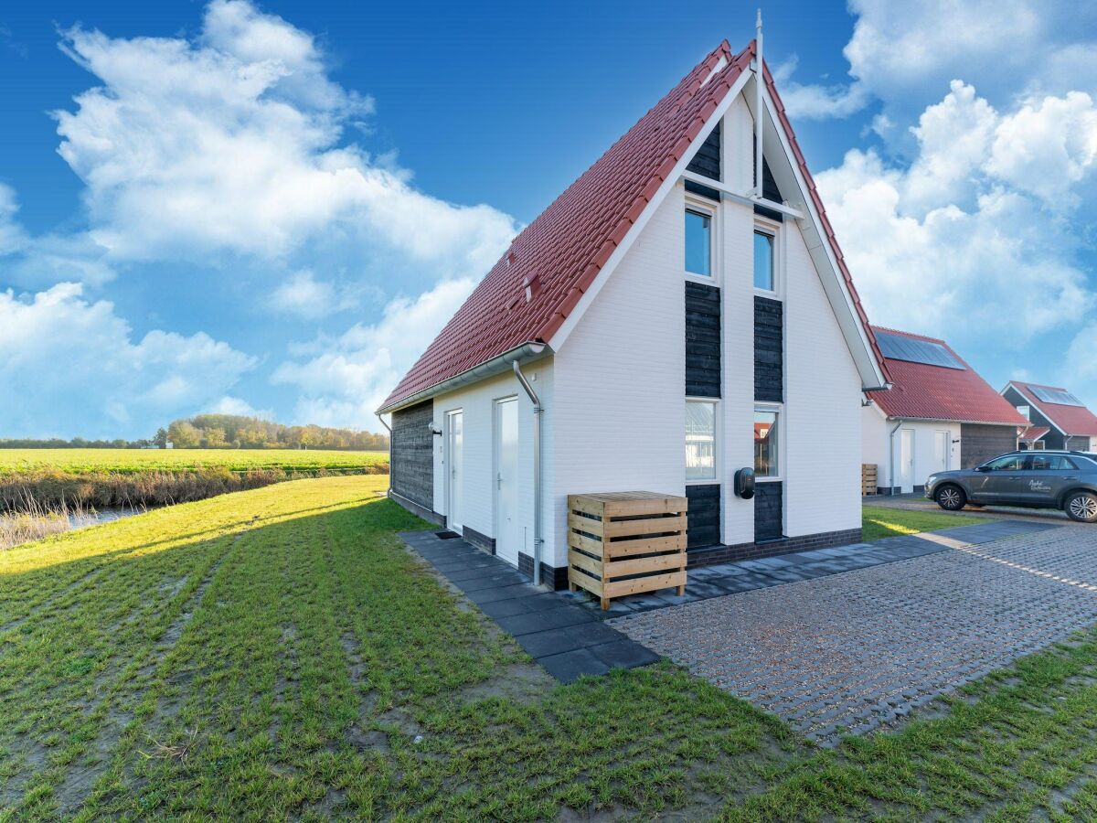 Holiday house Detached villa with view, garden and privacy