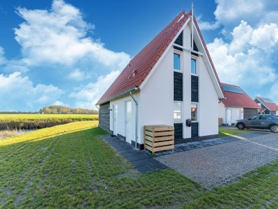 Holiday house Detached villa with view, garden and privacy in Sint-Maartensdijk - Holiday house