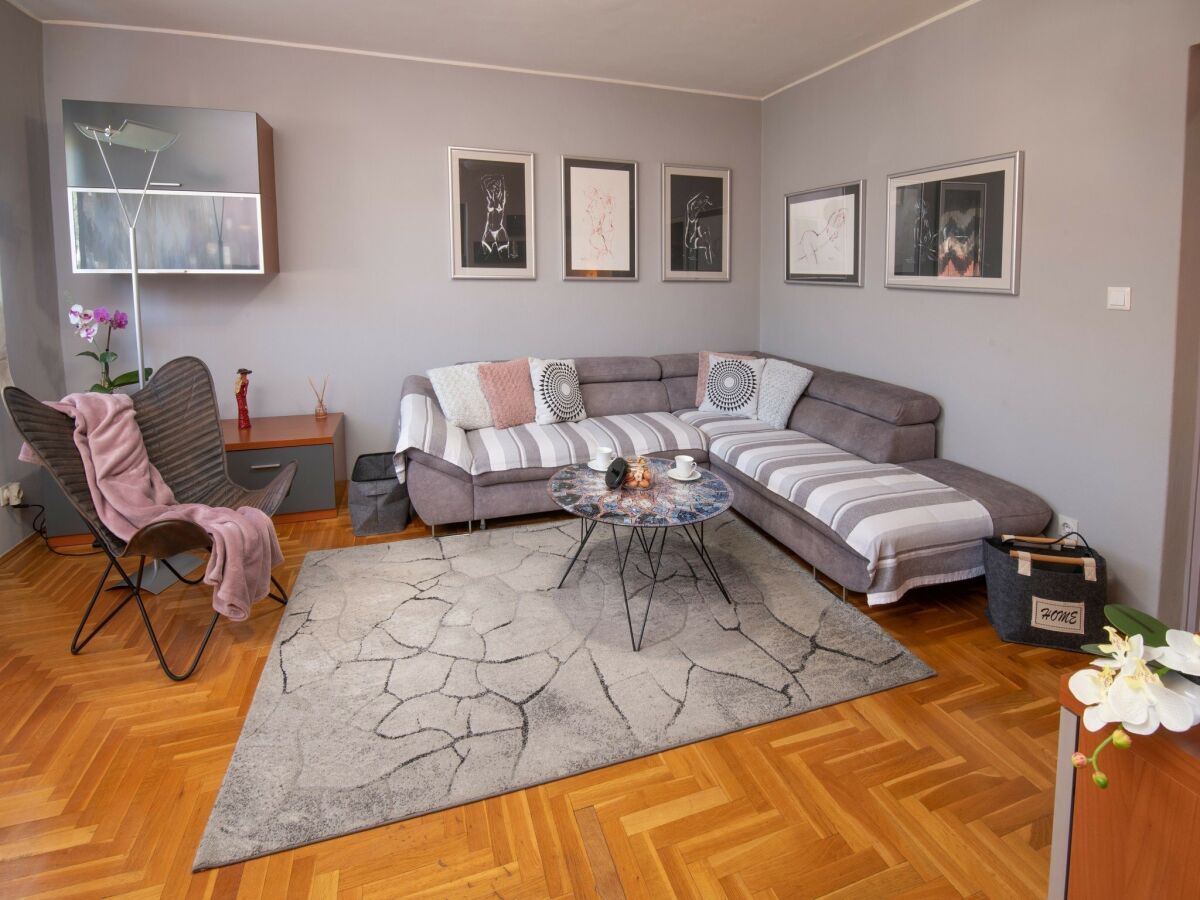 Apartment Apartment Point - Two Bedroom Apartment with Balcony