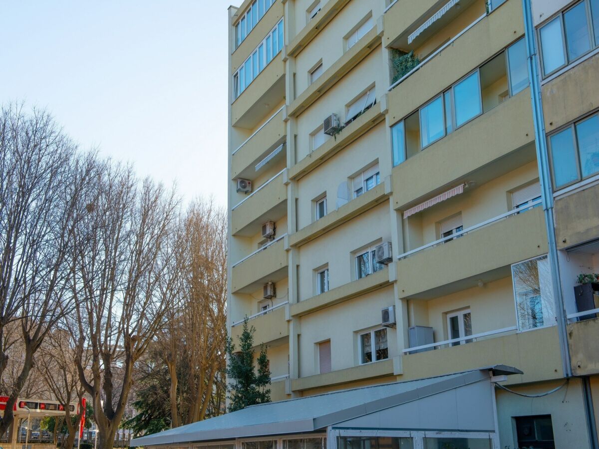 Apartment Apartment Point - Two Bedroom Apartment with Balcony - Outdoor photo 4
