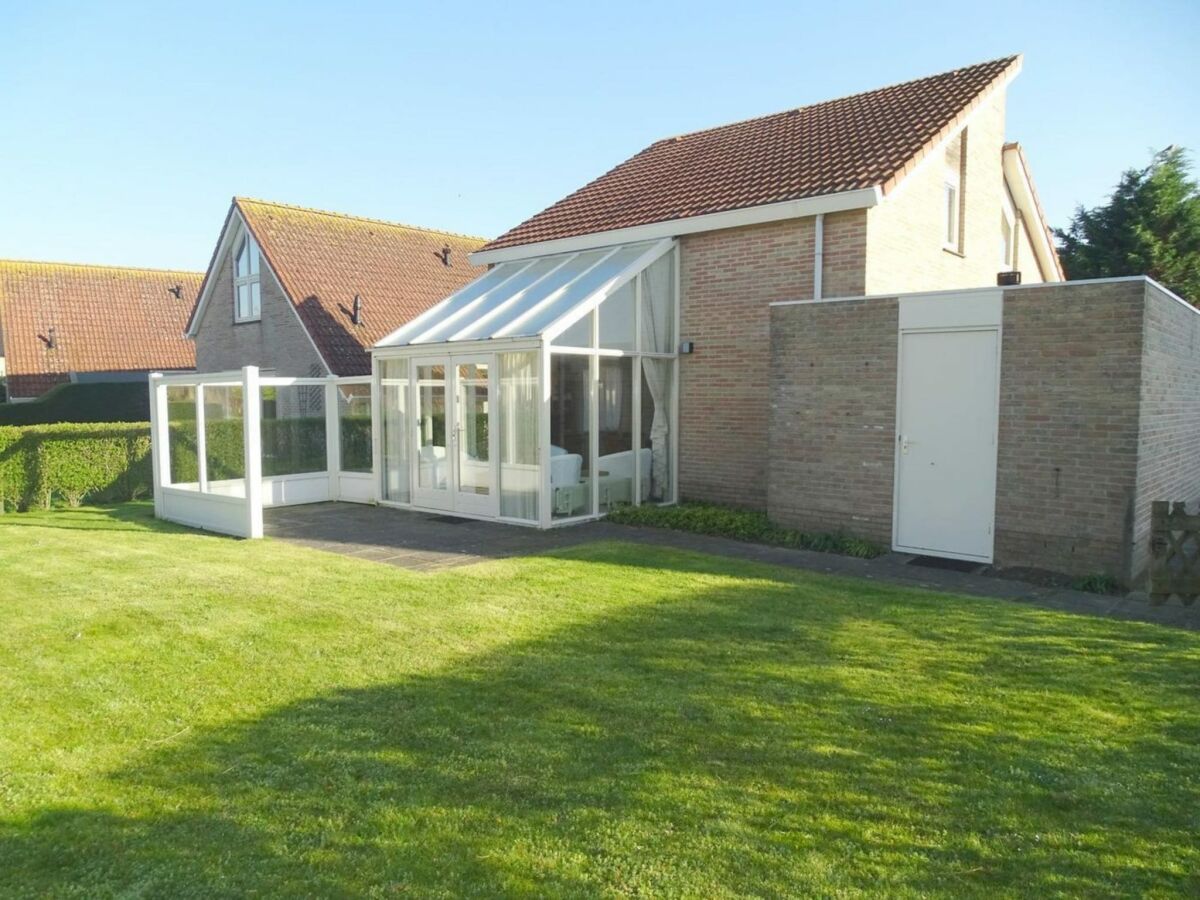 Holiday house Bungalow in Breskens near Beach and Lighthouse