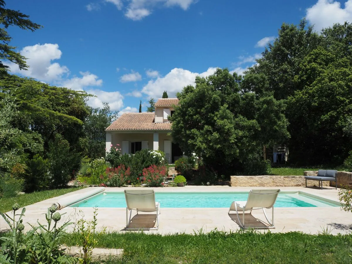 Holiday house Holiday Home in Villes-sur-Auzon with Pool