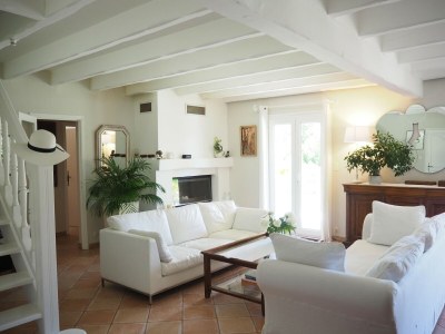 Holiday house Holiday Home in Villes-sur-Auzon with Pool - Features photo 19