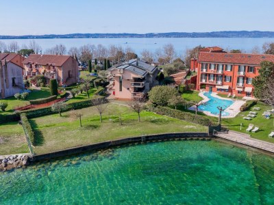 Holiday house Violet'S NEST - lake front in Sirmione - Holiday house