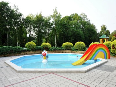 Holiday park Holiday Home with Pond View in Brabant - Outdoor photo 39