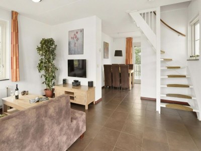 Holiday house Bungalow in South Holland with Private Jetty - Features photo 8