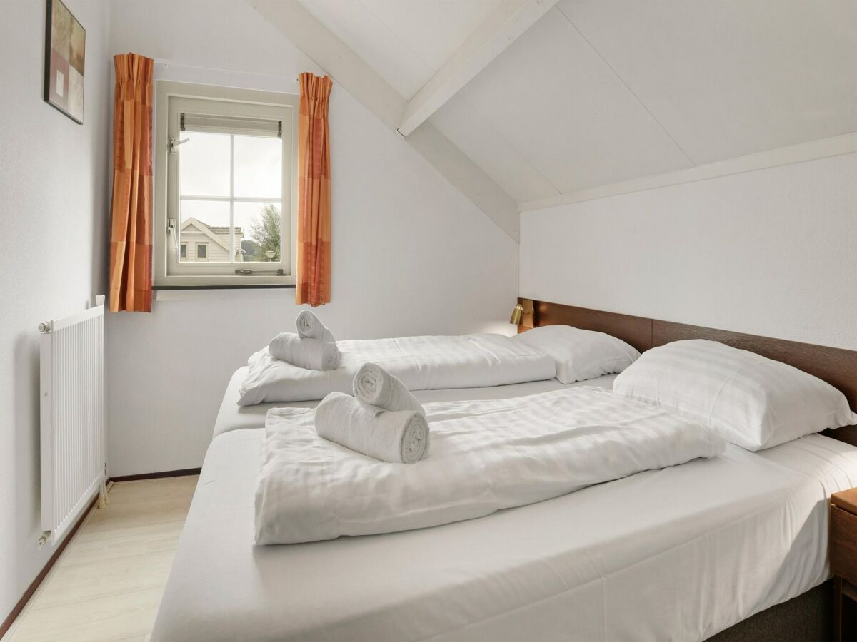Holiday house Bungalow am Wasser mit Sauna in Holland - Features photo 5