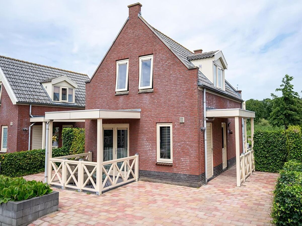 Holiday house Bungalow in South Holland with Private Jetty