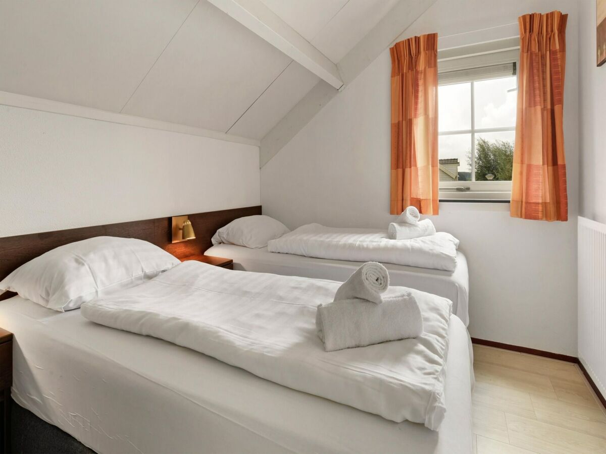 Holiday house Bungalow in Zuytland by Water and Nature - Features photo 4
