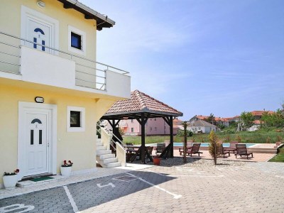 Holiday park Wohnung in Privlaka nahe Sandstränden - Features photo 13