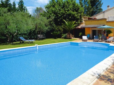 Holiday house Cozy Noves Home with Pool Access in Bouches du Rhône - Holiday house