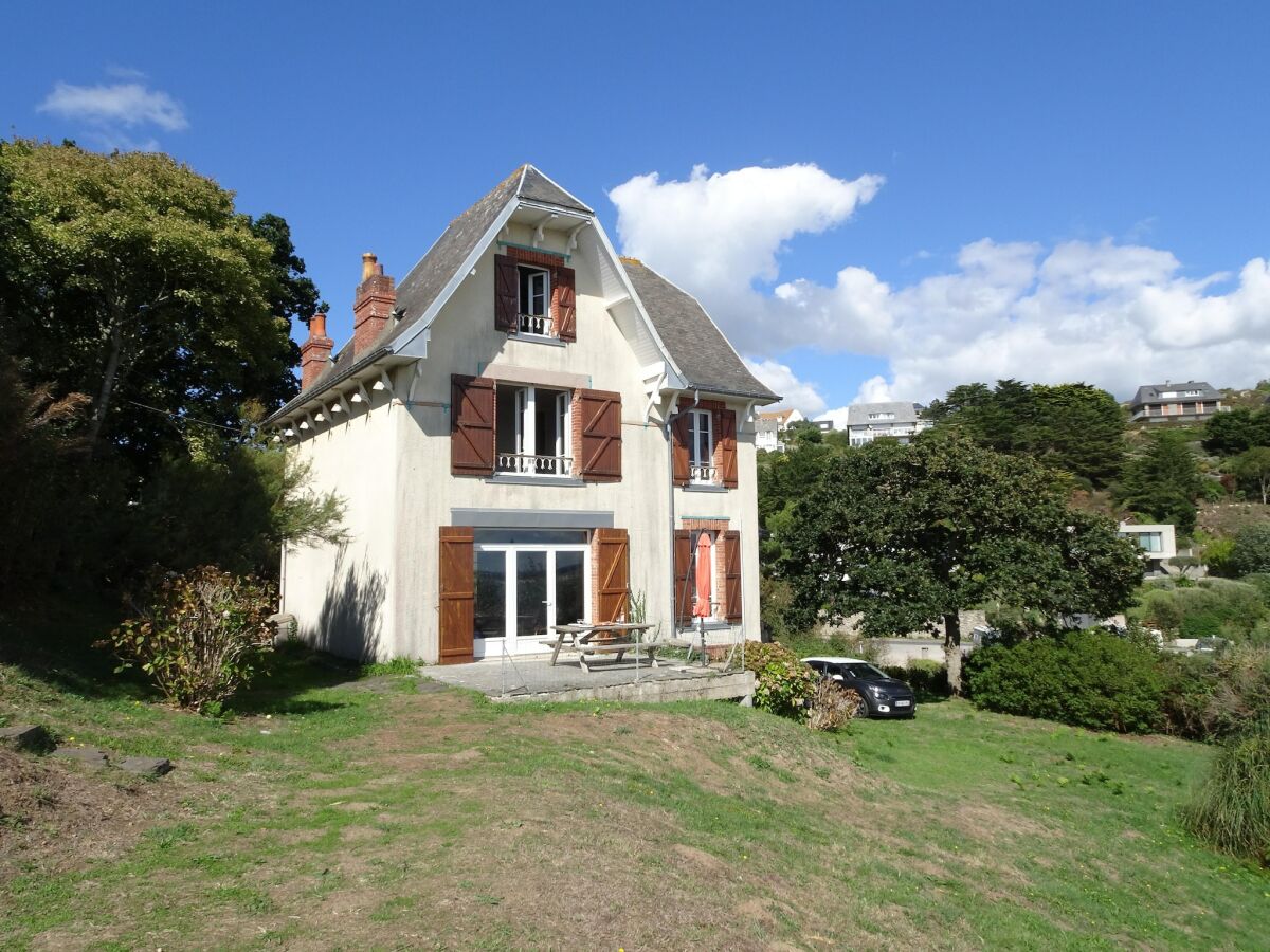Holiday house Villa in Normandy with Beach Access