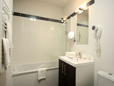 Holiday park Modern Seaside Apartment - Features photo 8