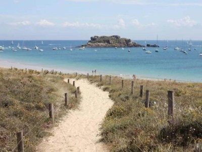 Holiday park Castle Apartment near Breton - Environment photo 32