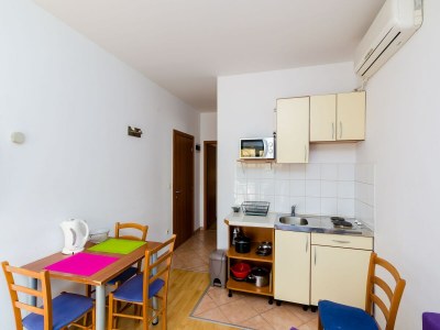 Apartment Apartments Princ Hrvoje- Studio With Balcony - Features photo 7