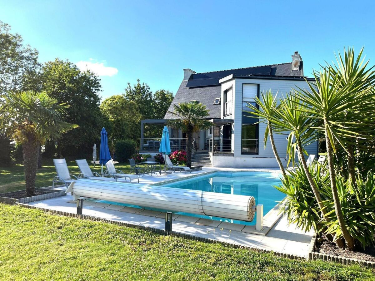 Holiday house Holiday Home in Bénodet with Pool & Beaches