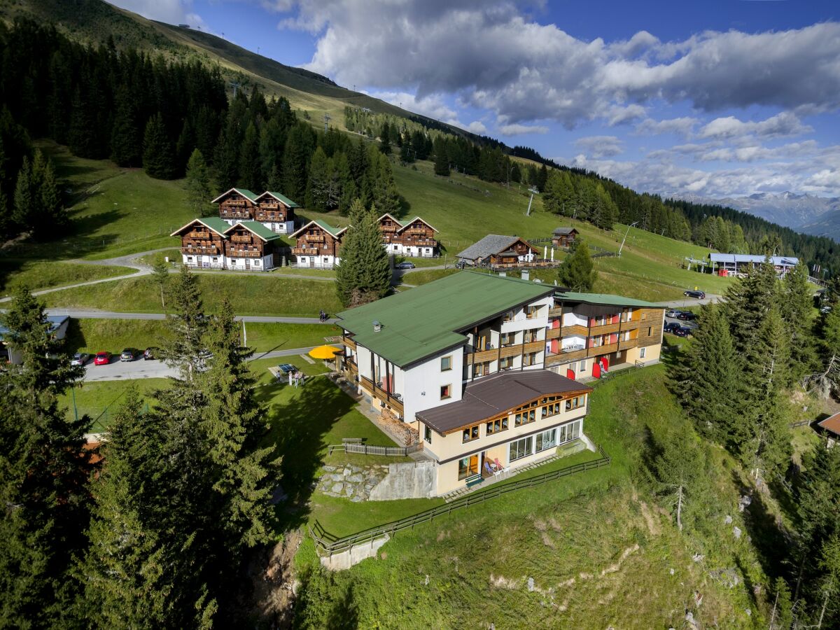 Holiday park Chalet on Zettersfeld with Dolomite Views - Outdoor photo 2