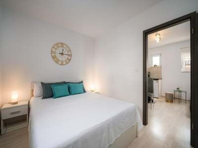 Apartment Beautiful apartment with parking space - Features photo 6