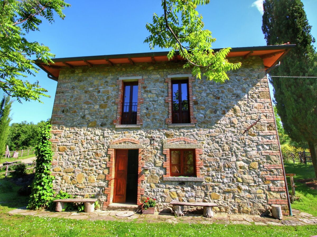 Holiday house Rustic Holiday Home, Ortignano