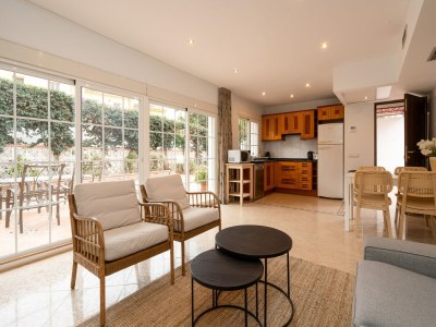 Holiday house Charming Coastal Home - Features photo 11