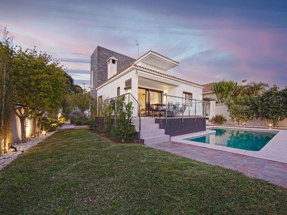 Villa Villa in Spanien mit Pool nahe Strand