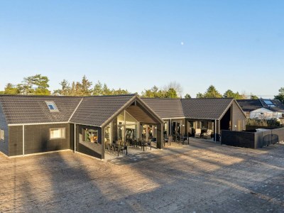 Holiday house 5 star holiday home in Vejers Strand - Outdoor photo 3