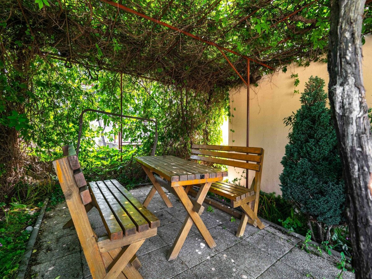 Apartment Holiday Home in Rogoznica near Beach - Outdoor photo 4