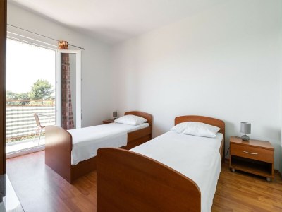 Apartment Holiday Home in Rogoznica near Beach - Features photo 13