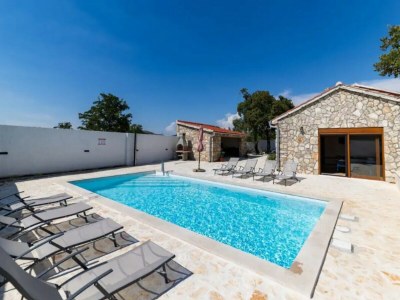 Villa Stone villa Marita with pool in Crljenik - Villa