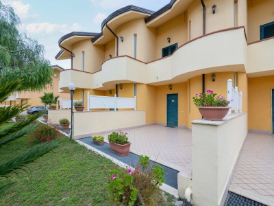 Villa Villa Steps from the Beach - Outdoor photo 7