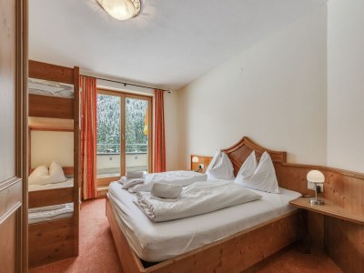 Chalet Chalet in Saalbach near Ski Lift - Features photo 6