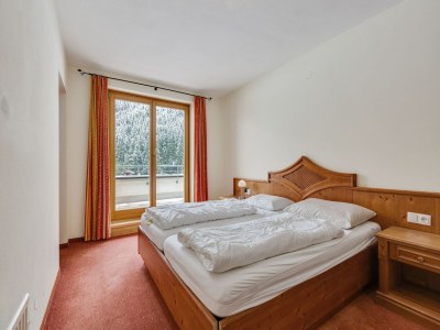 Chalet Chalet in Saalbach near Ski Lift - Features photo 10