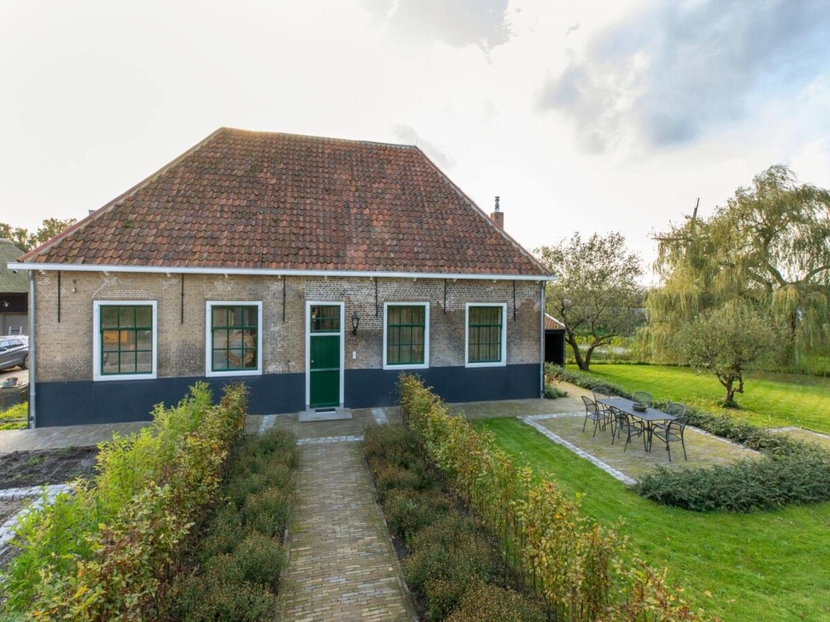 Farmhouse Haus in Zeeland mit Garten für 6 Von Belvilla - Outdoor photo 4