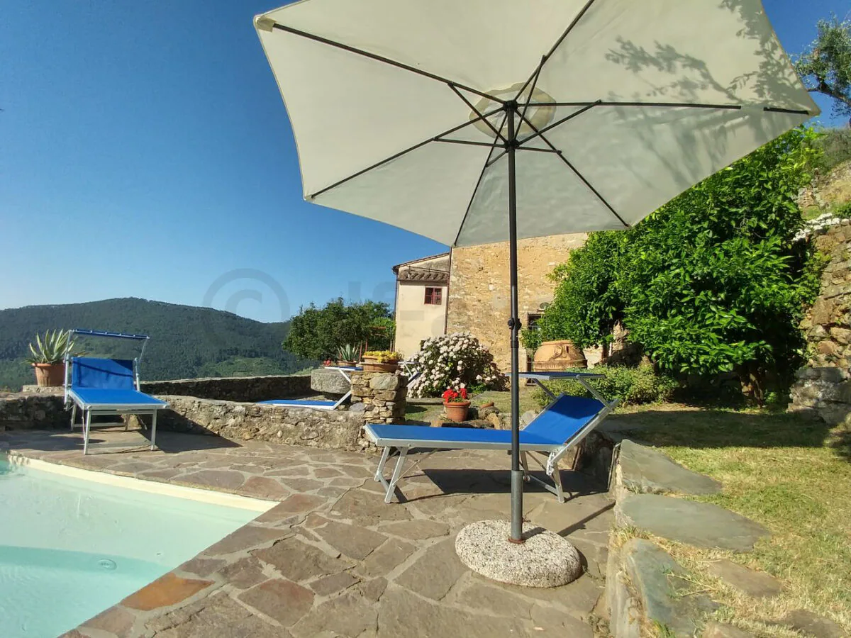 Holiday house Holiday house in Buti with pool (exclusive use) 1