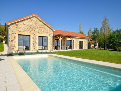 Holiday park Villa on Historic Dordogne in Green Périgord - Holiday park