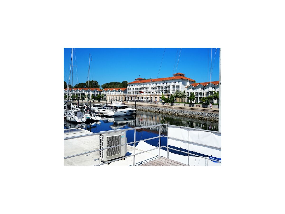 House boat Hausboot in Boltenhagen - Outdoor photo 4
