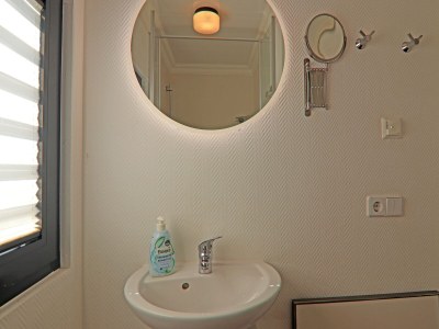 House boat Hausboot in Boltenhagen - Features photo 13