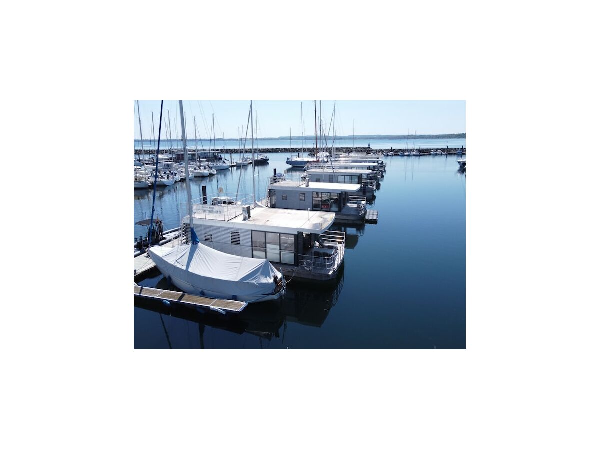House boat Hausboot in Boltenhagen