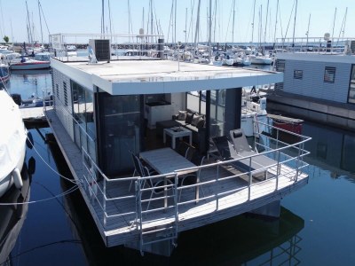 House boat Hausboot in Boltenhagen in Mecklenburg Coast - House boat