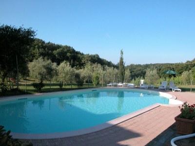 Farmhouse Apartment in Guasticce mit Gemeinschaftspool - Outdoor photo 4
